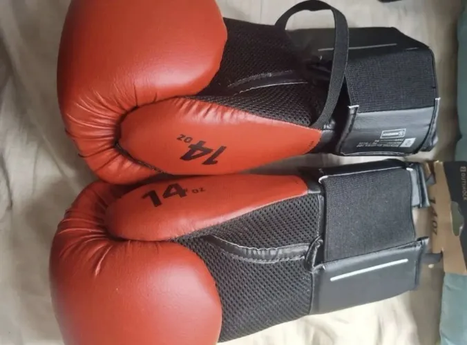 Par de luvas de boxe outchock n.14 0z novas c o