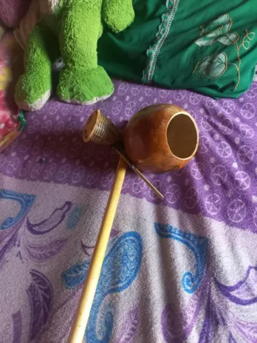 vendo um instrumento de percussão   