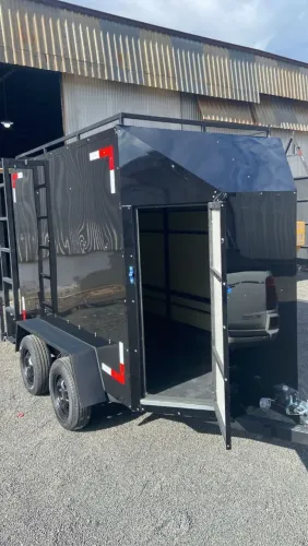 Carretinha Reboque Baú Furgão Eixo Duplo com Freio