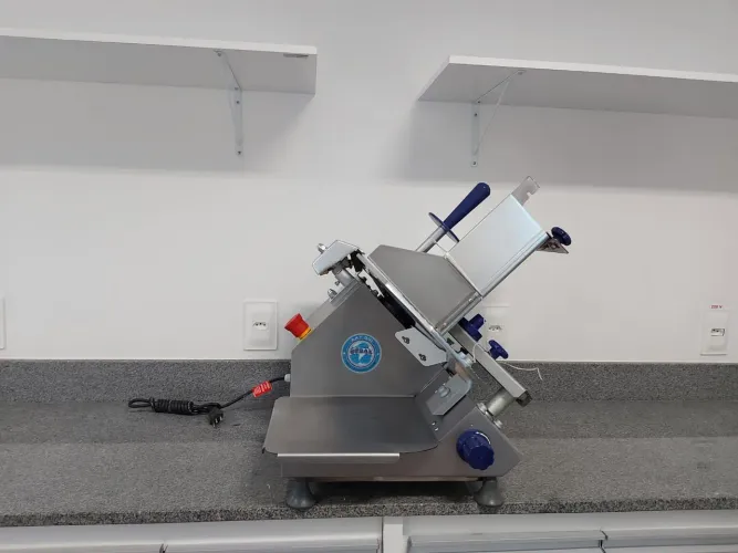 Cortador de Frios Automático Gural AXT 30i (Bivolt)