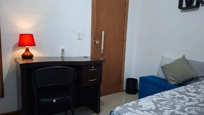 Quarto Mobiliado Próximo ao Shopping Plaza Macaé 