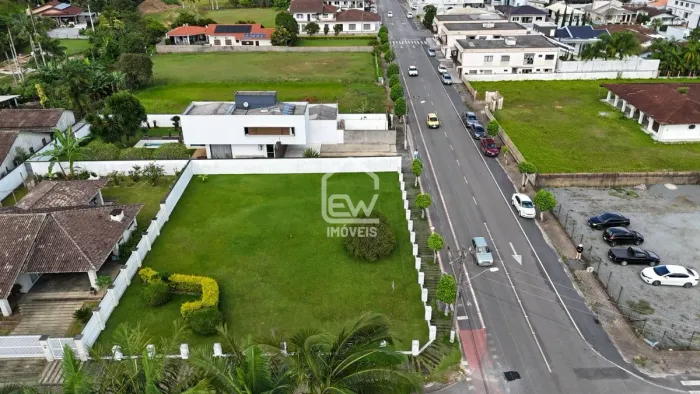 Terreno com Ótima Localização, Área Total de 438m² em Massaranduba/SC