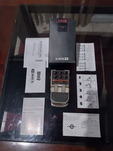 Pedal LINE 6 UBERMETAL - USADO