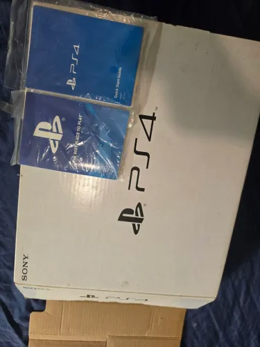 Caixa de PS4 Slim