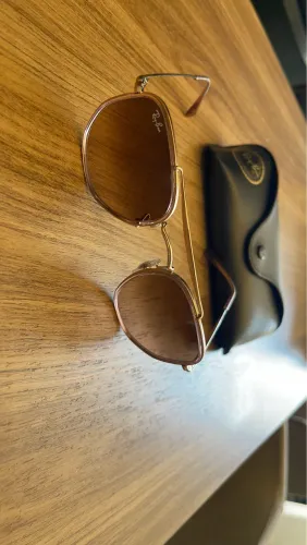 Óculos de sol Ray-Ban novo