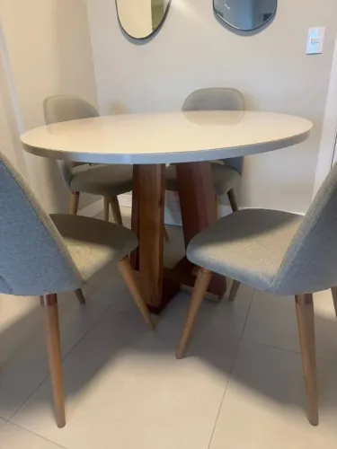 Mesa de jantar redonda