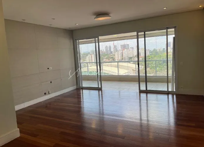 Apartamento com 140 m², 4 quartos sendo 3 suítes à venda no bairro Vila Madalena.