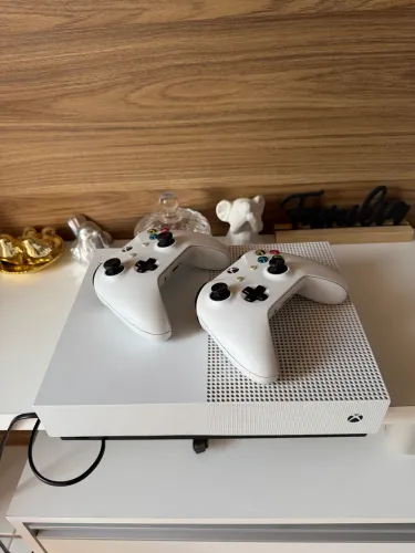 Xbox One S 