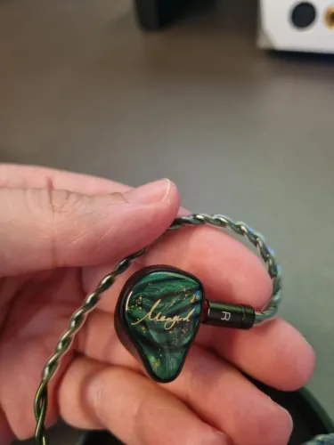 Fone de ouvido in ear iem Xenns Tea Pro SE