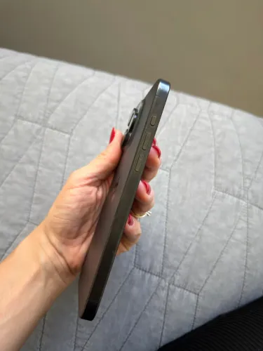 iPhone 15 Pro Max - semi novo