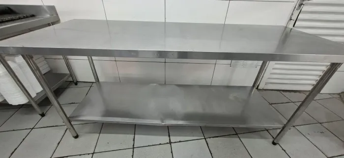 Mesa em inox