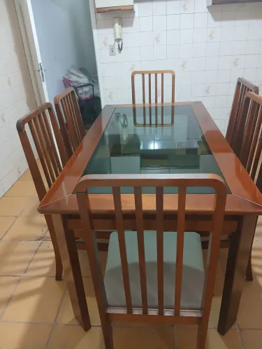 Mesa de cozinha com 6 cadeiras