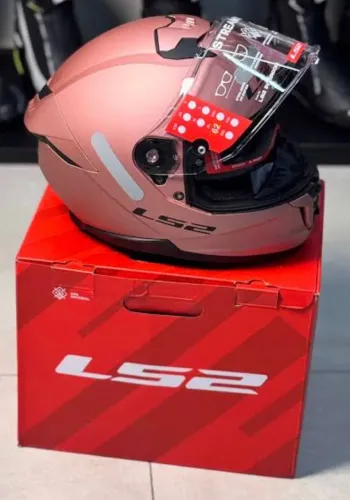 Capacete LS2 Strobe 2 Rose Gold escamoteavel 