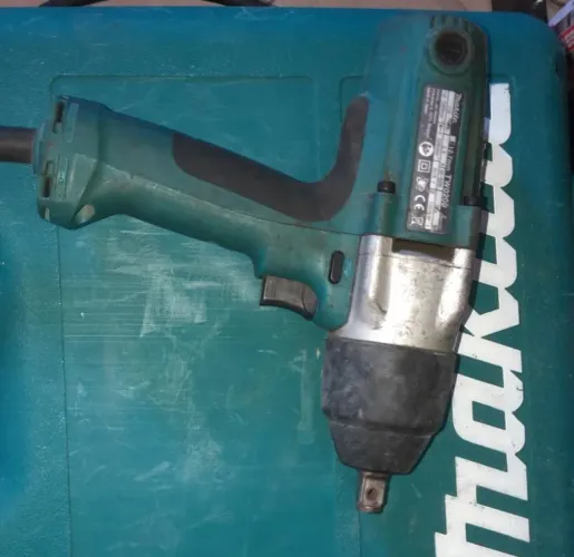 Vendo chave de impacto makita