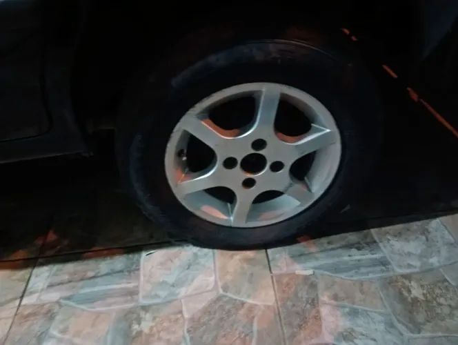 Roda 14 de carro