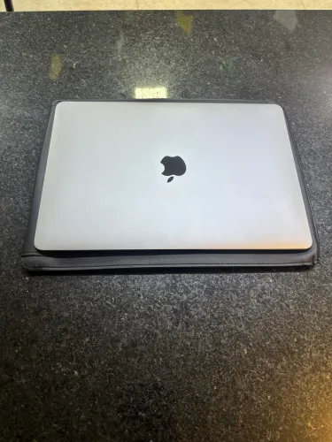 MACBOOK AIR M1 2020 256GB (POUQUÍSSIMO USADO)