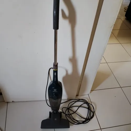 Aspirador semi novo