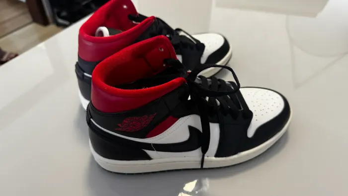 Air Jordan 1 mid