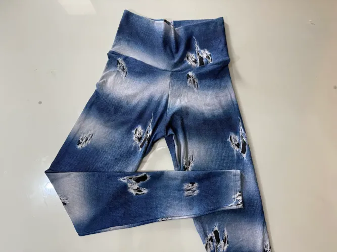 Calça legging estilo jeans (tamanho M)