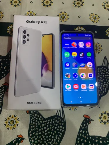 Celular Samsung Galaxy A 72 128GB e 6 de RAM