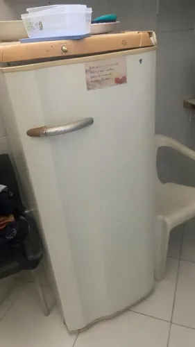 Geladeira com defeito