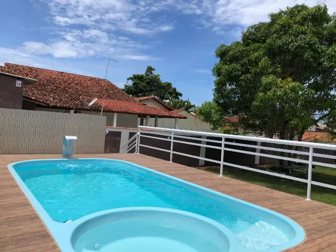 Casa com piscina para até 15 pessoas