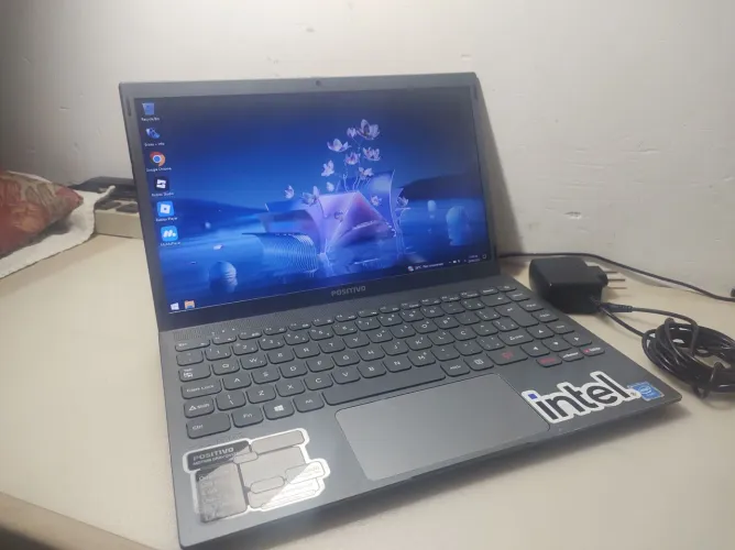 Notebook Positivo Motion Q4128C Tela 14.1" Intel Atom Quad Core 4GB / 128GB