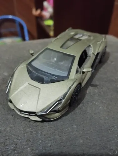 Miniatura Lamborghini em metal