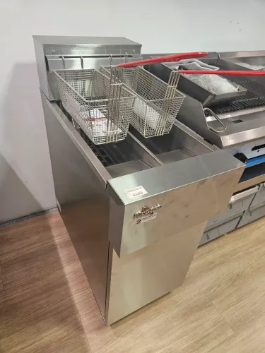 fritadeira industrial a gás 90.000 btus com zona fria - nova
