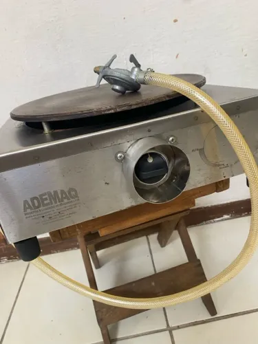Crepeira a Gás com pouco tempo de uso
