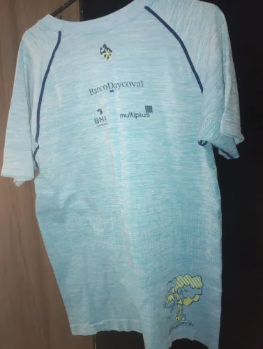 Camiseta esportiva corrida