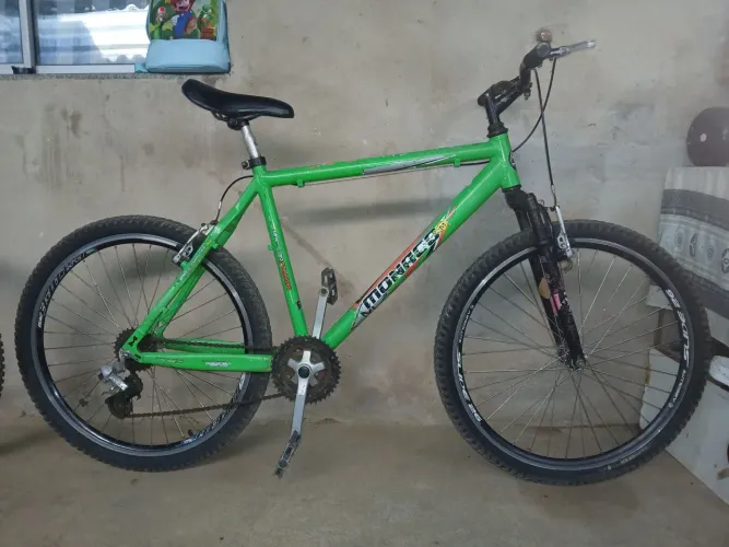 Vende-se bicicleta aro 26 , quadro da Mônaco original