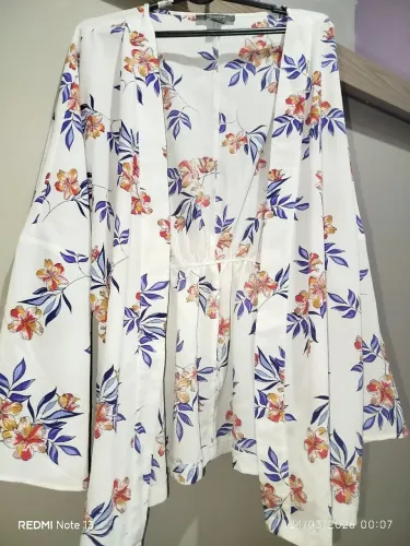 Blusa florida linda
