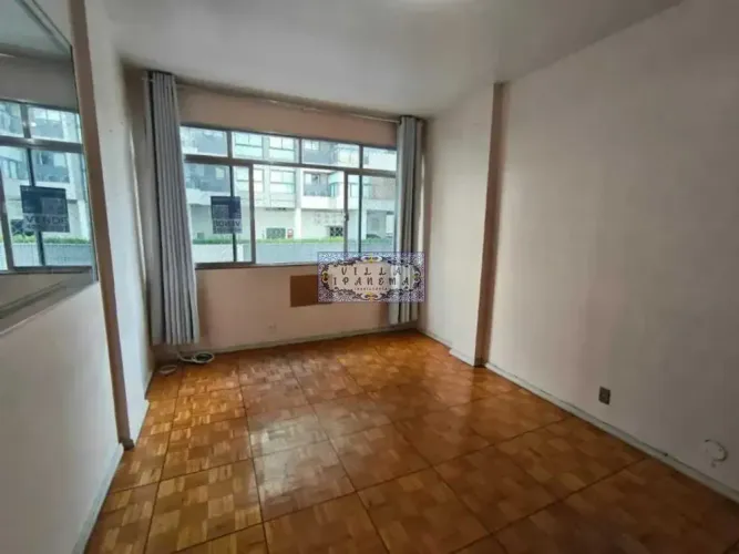 A POUCOS MINUTOS DO LARGO DO MACHADO E CENTRO DA CIDADE, EM FRENTE AO CONDOMÍNIO MAISON LA
