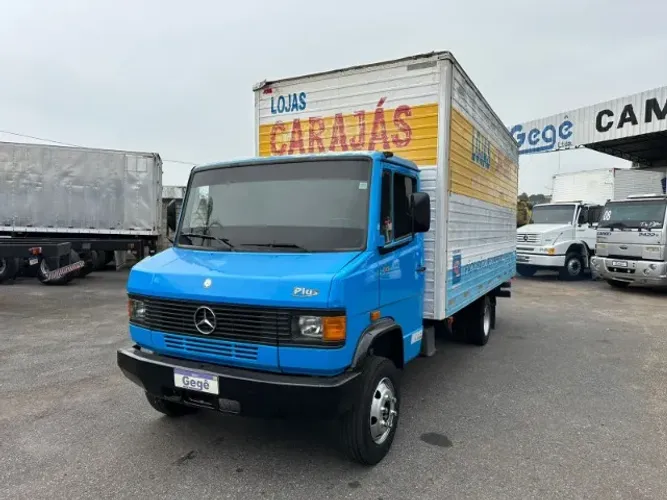 M. Bens 710 Plus 2003/2003 Baú 5,5 metros 