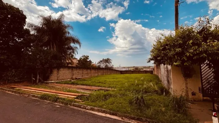 Os últimos terrenos do melhor bairro da cidade!