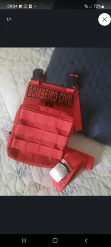 Bornel, cinto de bombeiro civil e boina cor ferrete do exército 