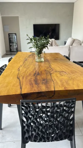 Mesa de jantar madeira orgânica