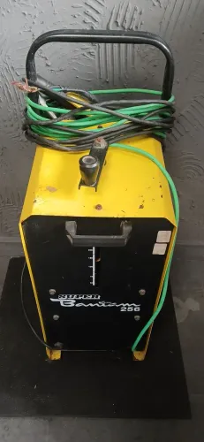 Máquina de solda Profissional Esab - Super Bantam 256 A 
