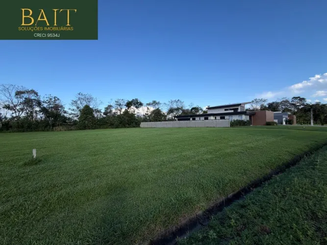 Terreno no Condomínio de Luxo em Pirabeiraba - 3.203,63 m² na Cidade de Joinville