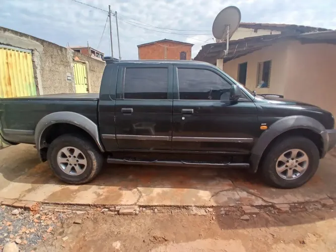 Mitsubishi L200 Outdoor HPE 2.5 4X4 CD T.dies. Mec. 2011