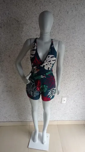 Manequim cabeça de Ovo com 3 braços 