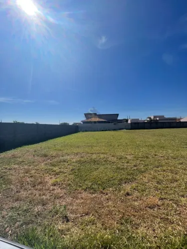 Terreno para venda no condominio Ana Carolina