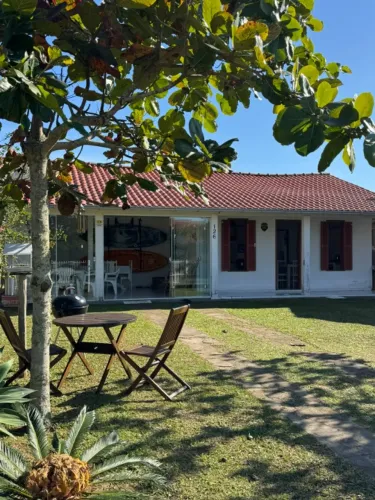 Aluga-se casa em Itapirubá, 3 minutos a pé da praia sul