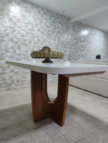 Mesa de Jantar Acompanha 8 Cadeiras + Buffet