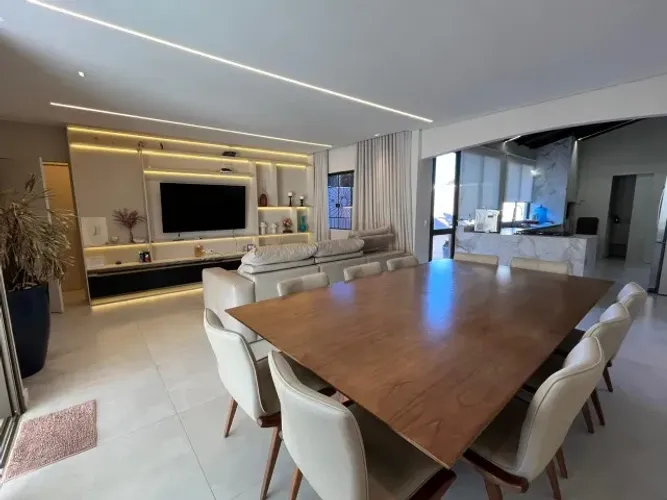 CASA TOTALMENTE MOBILIADA EM FOZ DO IGUAÇU