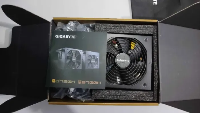 Fonte Gigabyte G750H 750W 80 Plus Gold Semi Modular