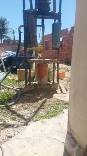 Fura-se poço 