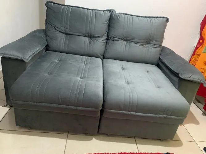 Sofá retrátil novo 