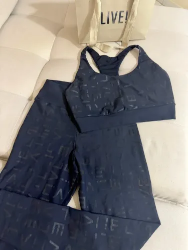 Conjunto LIVE! TAM M original 180,00 pra vender logo